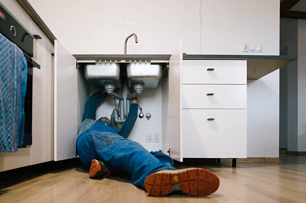 Professional Plumbing technician working in Harris, IA